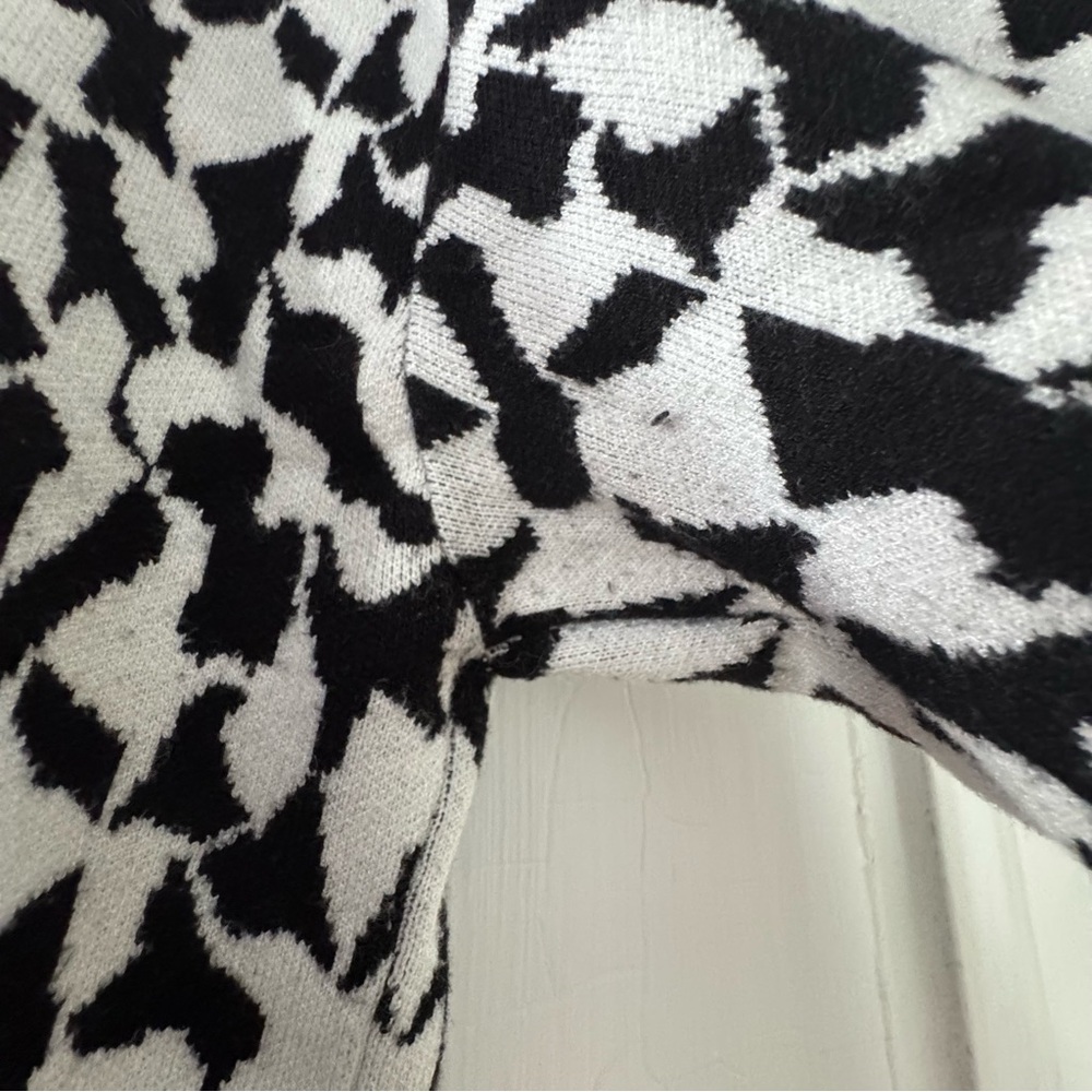 Philosophy Patterned Sweater - Picture 3 of 4